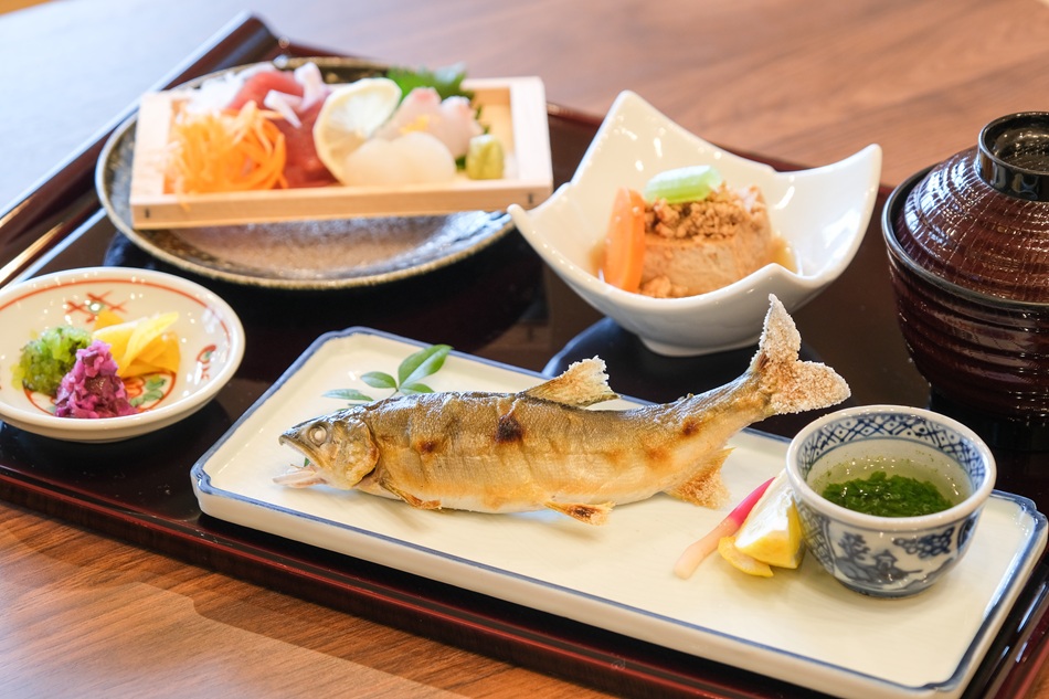猪鍋から鮎御膳の季節になりました♪