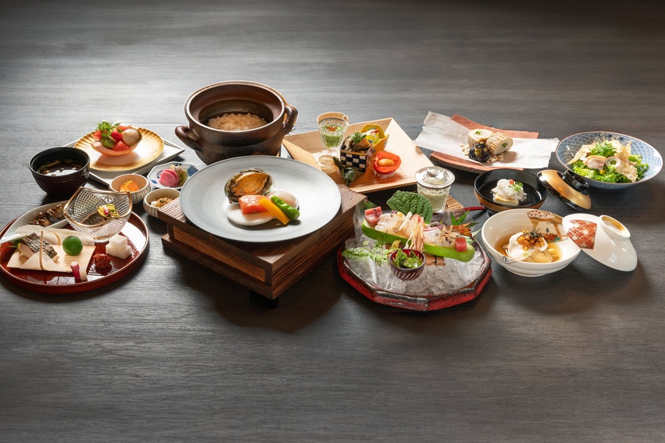 ドクターフィッシュの足湯　大好評「温泉旅館にドクターフィッシュの足湯」？！