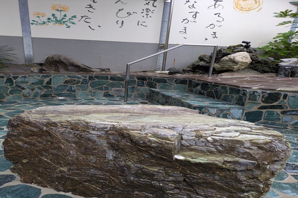 女性露天風呂で新たな発見(^^)/「女性側の露天風呂はでか～い」