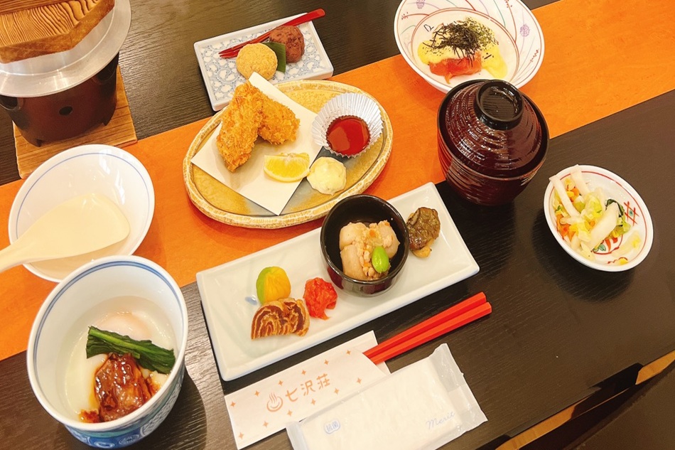 ランチ休業日にご注意ください！